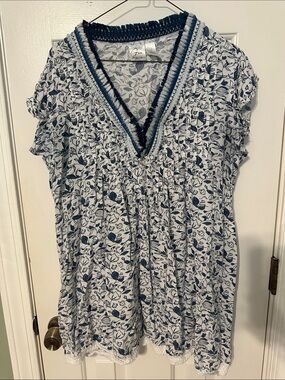 Japna White and Navy Floral V-Neck Midi Dress